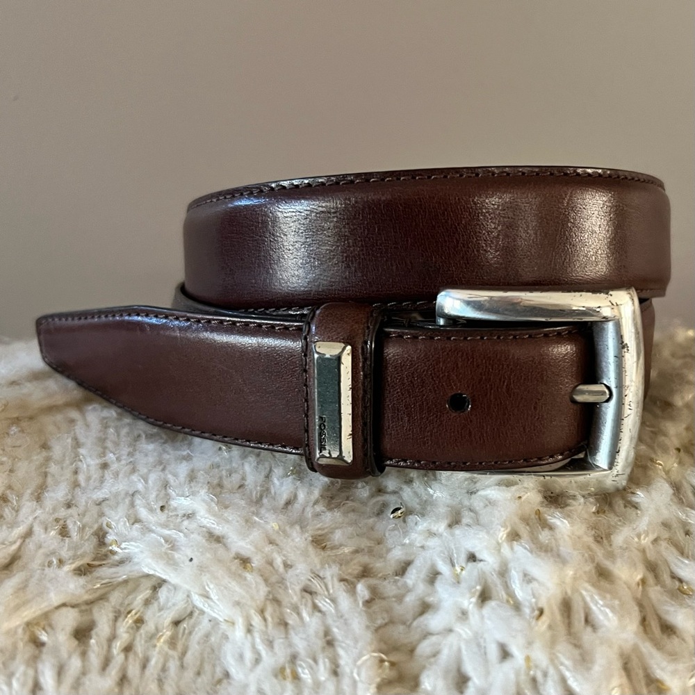 Vintage FOSSIL Genuine Leather BROWN Belt W/ Silver BUCKLE Medium (M) 29-33” - Picture 3 of 17